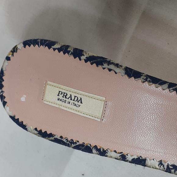 Vintage Y2K blue and white floral print Prada mule heels size 37.5 size 7.5 - Picture 6 of 10